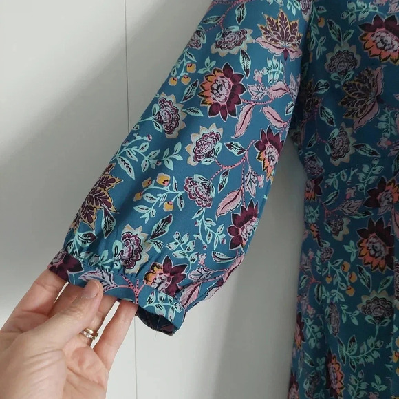 Torrid Georgette Blue Floral Tunic Top Blouse Whimsical Tropical Feminine M/L - Picture 3 of 10